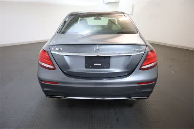 Thumbnail: 2017 Mercedes-Benz E-Class - 6