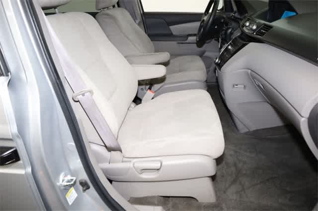 Thumbnail: 2011 Honda Odyssey - 20