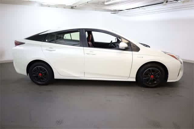 Thumbnail: 2016 Toyota Prius - 9