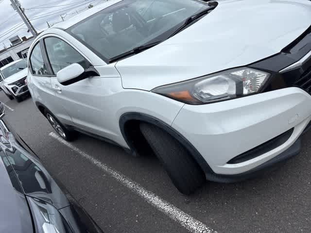 Thumbnail: 2016 Honda HR-V - 16
