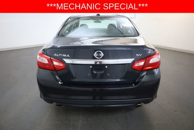 Thumbnail: 2017 Nissan Altima - 6