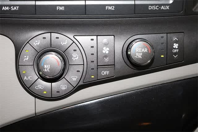 Thumbnail: 2011 Toyota Sienna - 28