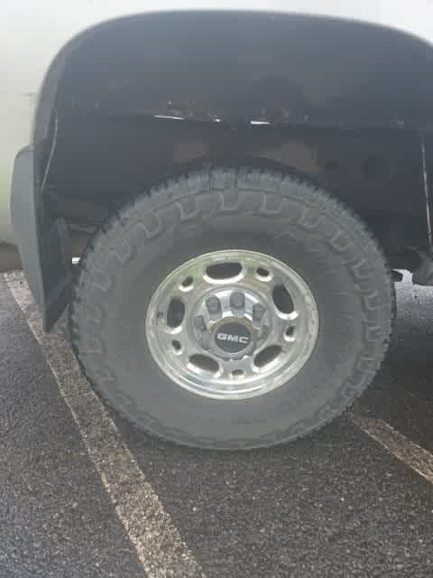 2004 GMC Sierra 2500  23