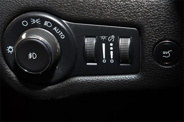 Thumbnail: 2021 Jeep Cherokee - 26