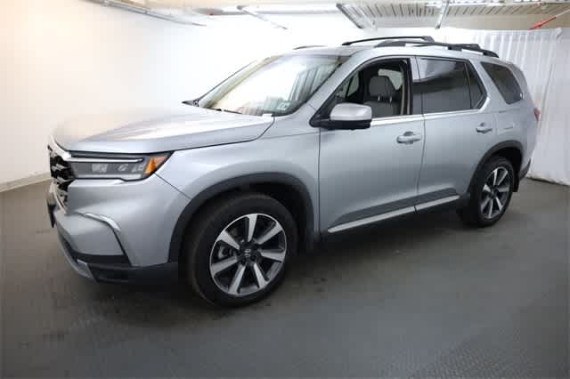 Thumbnail: 2023 Honda Pilot - 2