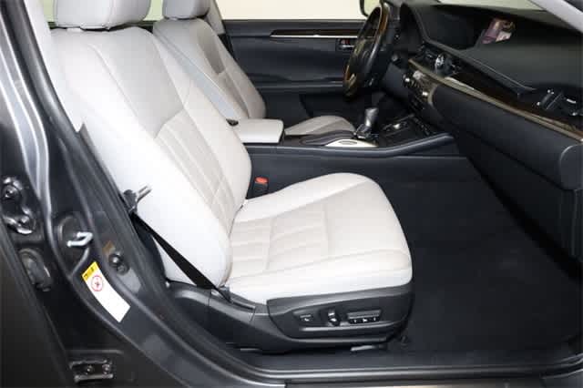 Thumbnail: 2016 Lexus ES - 20