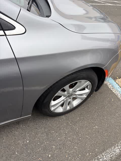 Thumbnail: 2016 Chrysler 200 - 16