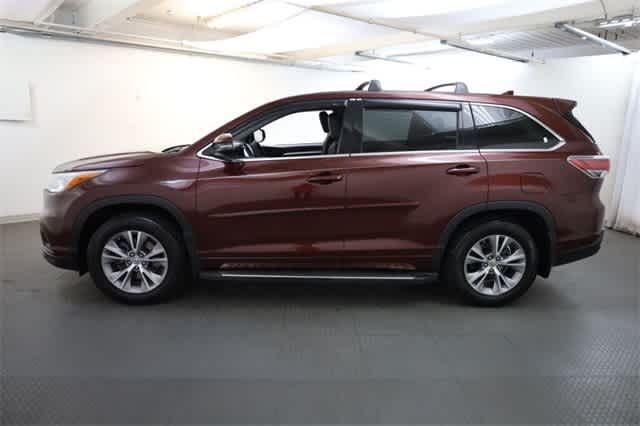 Thumbnail: 2015 Toyota Highlander - 3