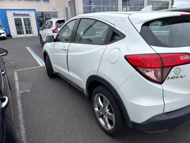 Thumbnail: 2016 Honda HR-V - 4