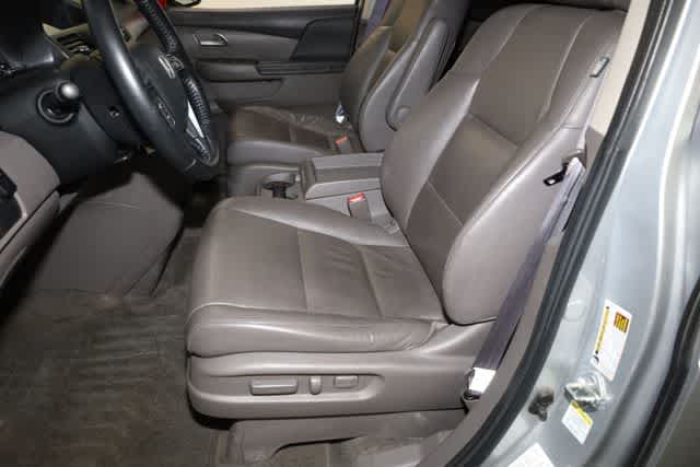 Thumbnail: 2011 Honda Odyssey - 15
