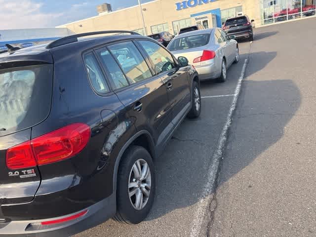 Thumbnail: 2015 Volkswagen Tiguan - 4
