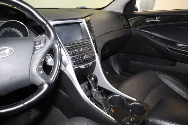 Thumbnail: 2014 Hyundai Sonata - 16