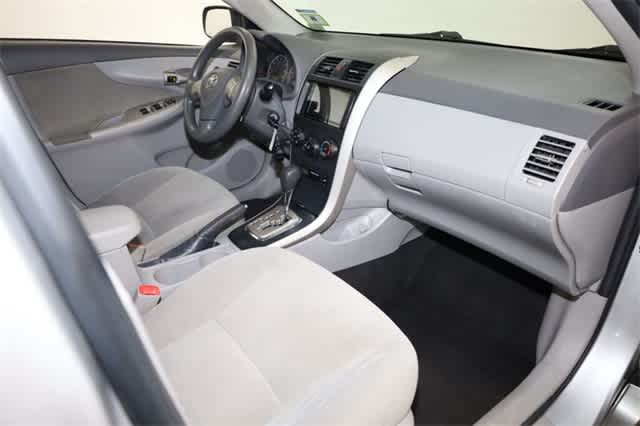 Thumbnail: 2010 Toyota Corolla - 19