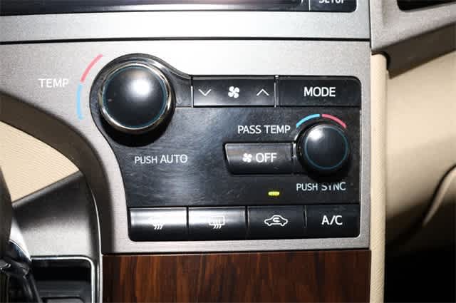 Thumbnail: 2013 Toyota Venza - 28