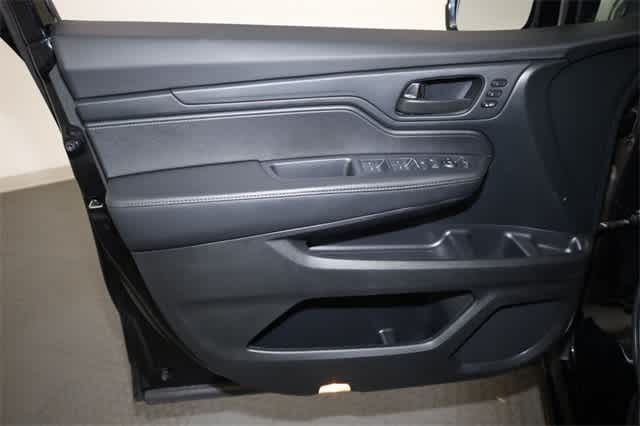 Thumbnail: 2023 Honda Odyssey - 13