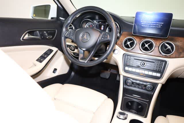 Thumbnail: 2020 Mercedes-Benz GLA - 22