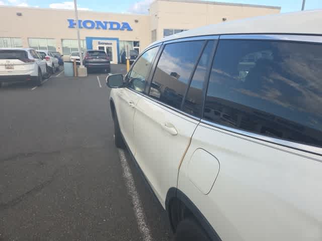 Thumbnail: 2017 Honda Pilot - 7