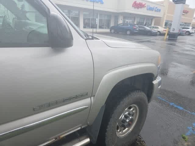 2004 GMC Sierra 2500  18