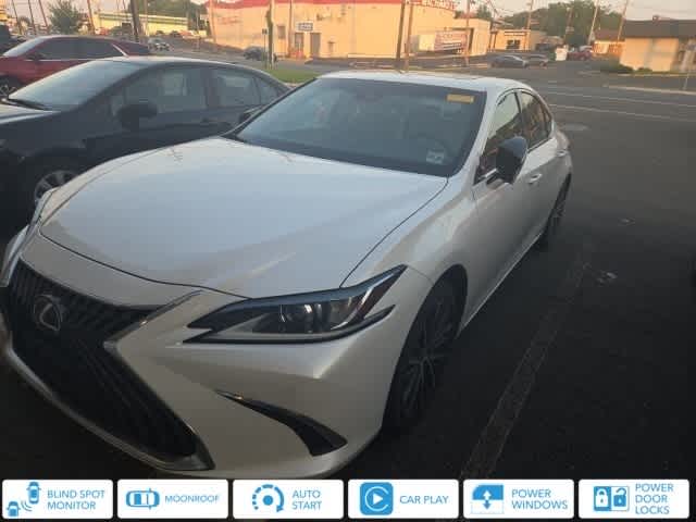Thumbnail: 2022 Lexus ES - 1
