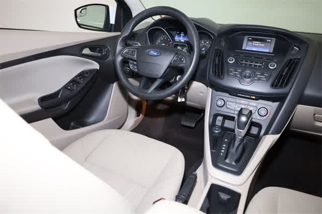 Thumbnail: 2015 Ford Focus - 16