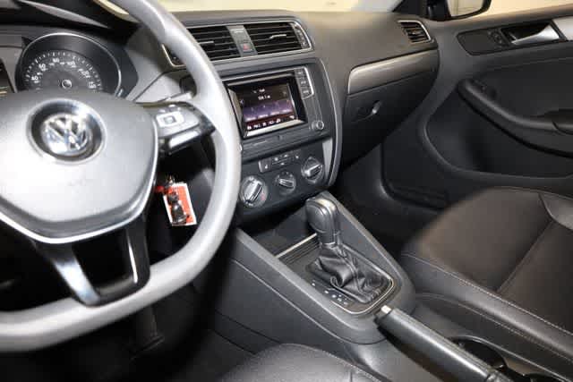 Thumbnail: 2018 Volkswagen Jetta - 16