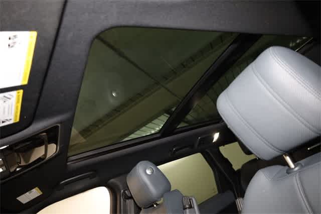 Thumbnail: 2017 Land Rover Range Rover Sport - 30