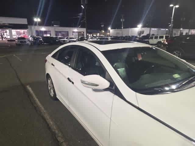 Thumbnail: 2011 Hyundai Sonata - 17