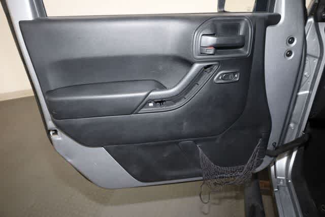 Thumbnail: 2015 Jeep Wrangler - 13