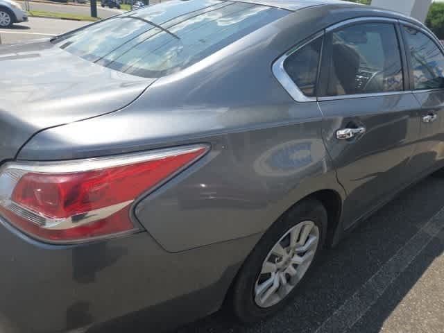 Thumbnail: 2015 Nissan Altima - 13