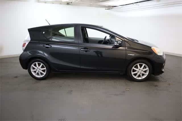 Thumbnail: 2014 Toyota Prius c - 9