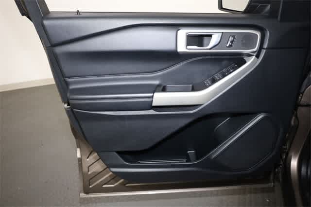 Thumbnail: 2021 Ford Explorer - 13