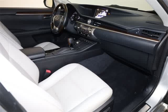 Thumbnail: 2014 Lexus ES - 19