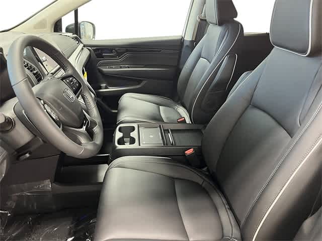 2025 Honda Odyssey Touring 13