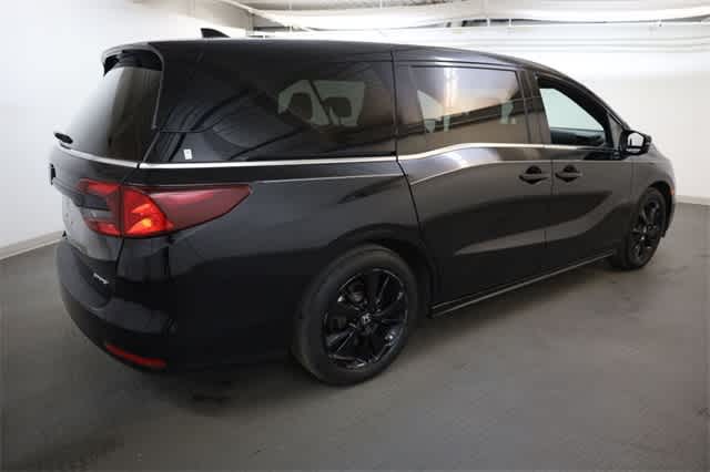 Thumbnail: 2023 Honda Odyssey - 8