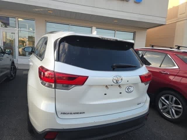 Thumbnail: 2018 Toyota Highlander - 10