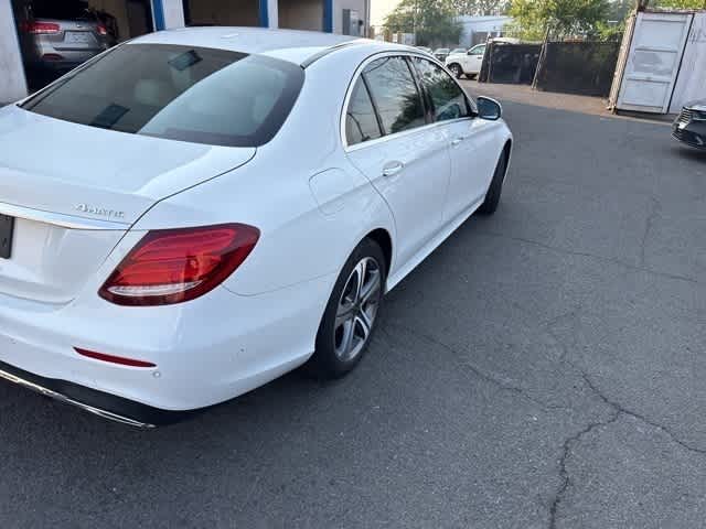 Thumbnail: 2018 Mercedes-Benz E-Class - 14