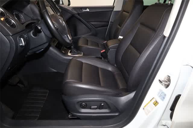 Thumbnail: 2016 Volkswagen Tiguan - 15