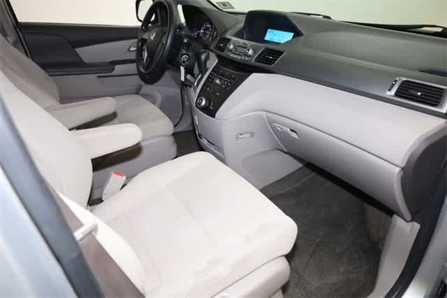 Thumbnail: 2011 Honda Odyssey - 19