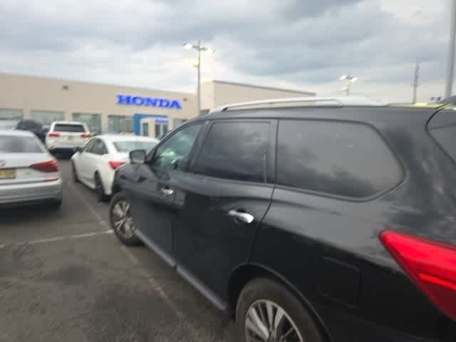 Thumbnail: 2019 Nissan Pathfinder - 7