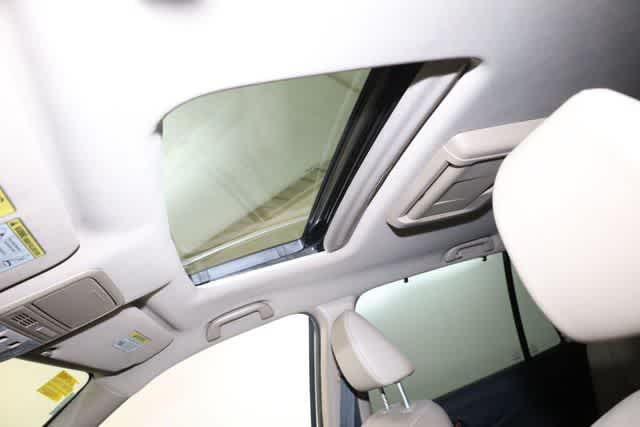 Thumbnail: 2016 Honda Pilot - 21