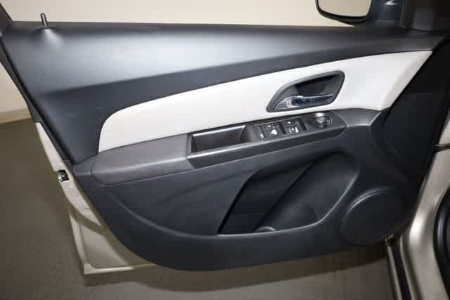Thumbnail: 2014 Chevrolet Cruze - 13