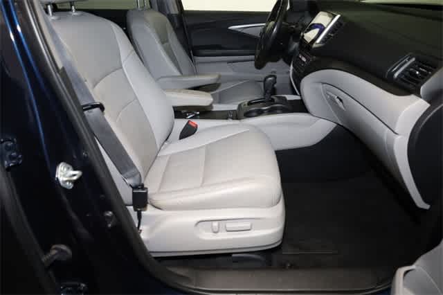 Thumbnail: 2017 Honda Pilot - 20