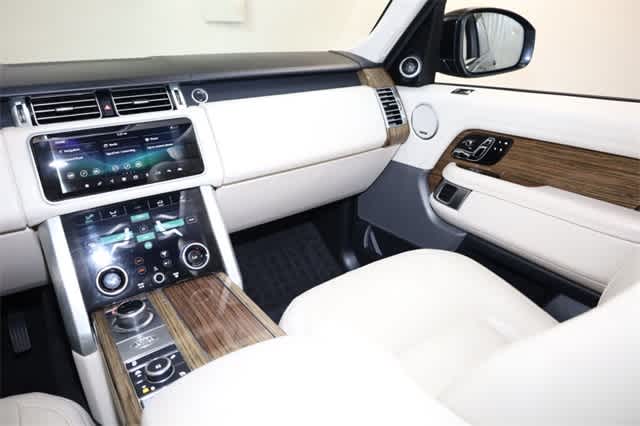 Thumbnail: 2019 Land Rover Range Rover - 18