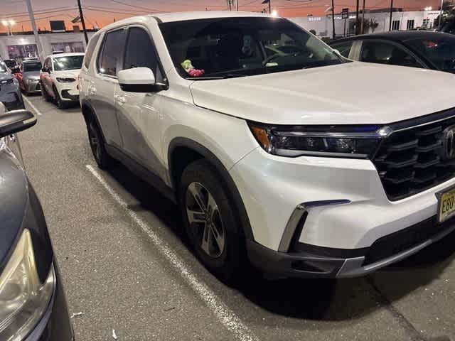Thumbnail: 2023 Honda Pilot - 18