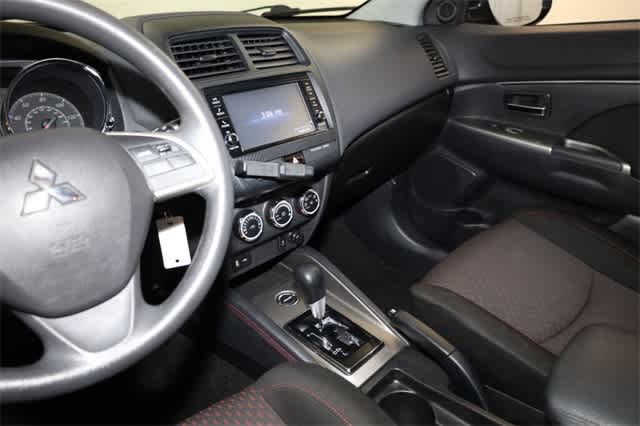 Thumbnail: 2019 Mitsubishi Outlander Sport - 23