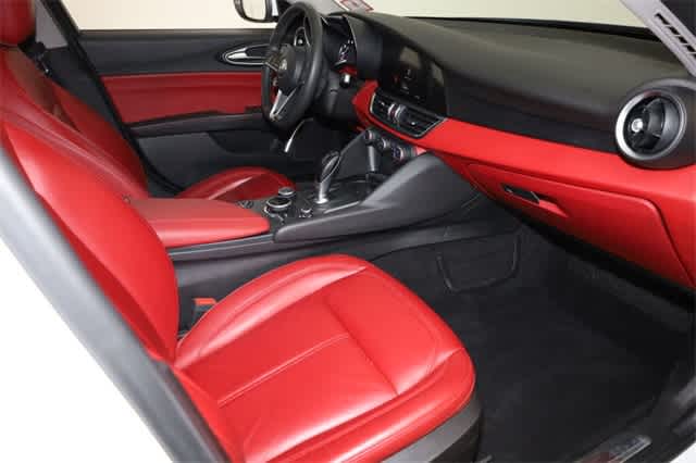 Thumbnail: 2019 Alfa Romeo Giulia - 19