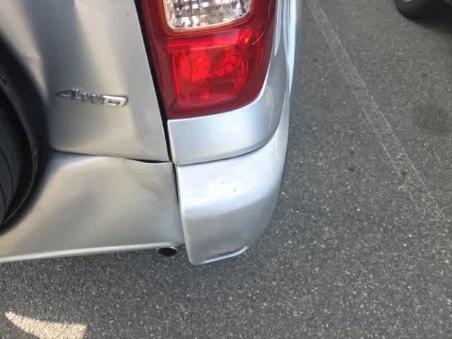 2005 Toyota RAV4 Base 30