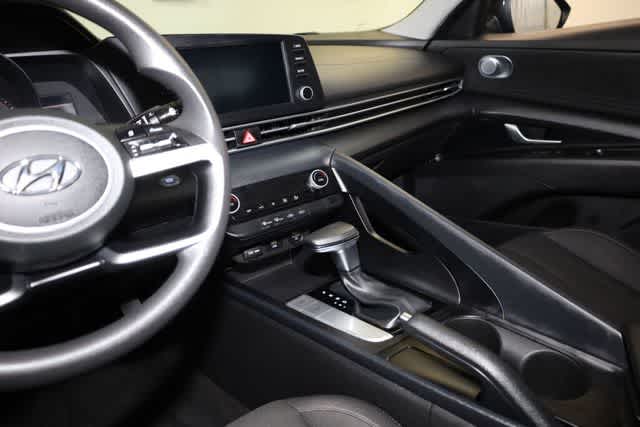 Thumbnail: 2021 Hyundai Elantra - 16