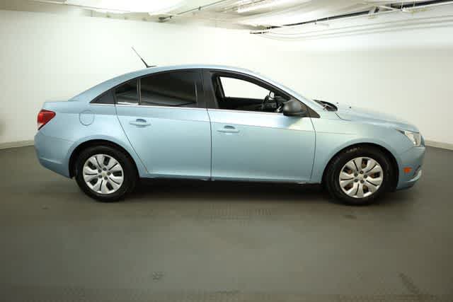 Thumbnail: 2012 Chevrolet Cruze - 9