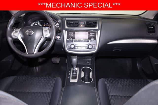 Thumbnail: 2017 Nissan Altima - 17